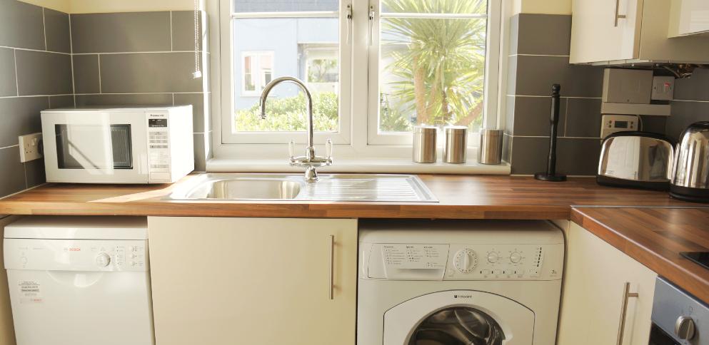 Kitchen in superior cottage - Ellingham Self-Catering Cottages