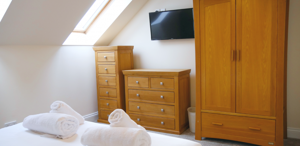 oak bedroom furniture