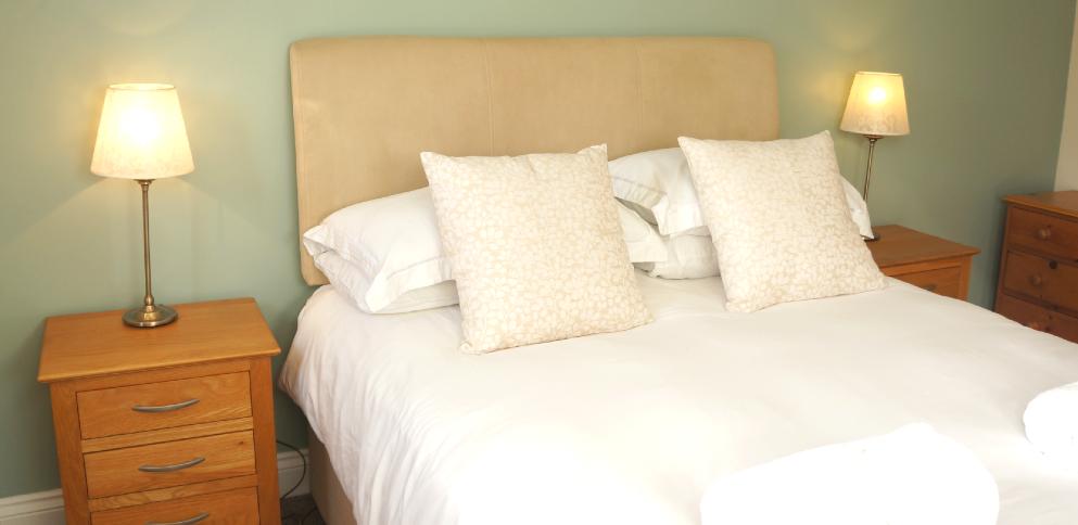 Master Bedroom in superior cottage - Ellingham Self-Catering Cottages