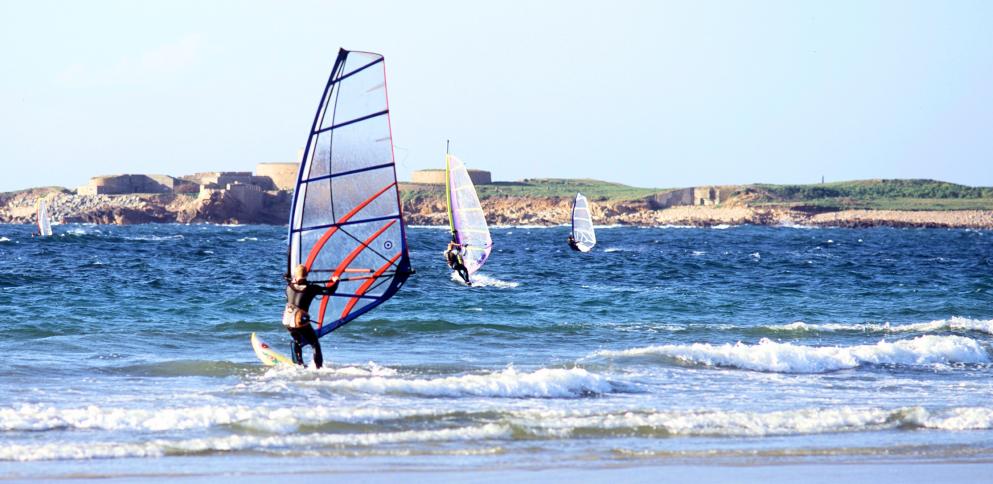 Wind surfing