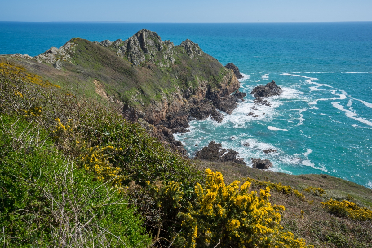 south coast cliffs in guernsey